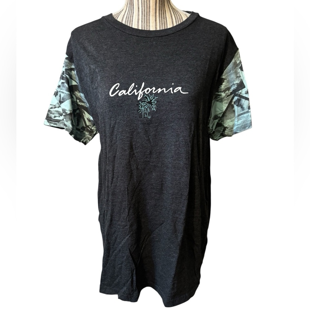 California Graphic Tee Large Dark Grey Camouflage Short Sleeves WXYZ Cotton